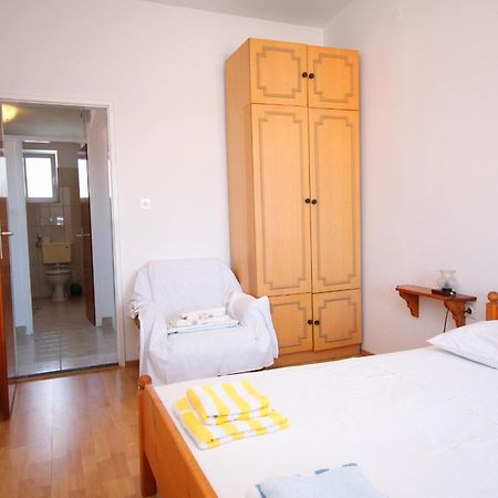 Apartments By The Sea Jezera, Murter - 5063 الغرفة الصورة