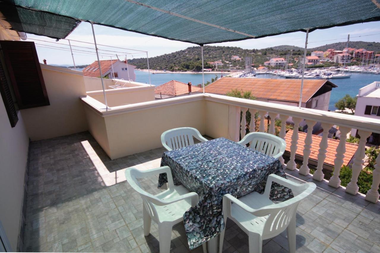 Apartments By The Sea Jezera, Murter - 5063 المظهر الخارجي الصورة